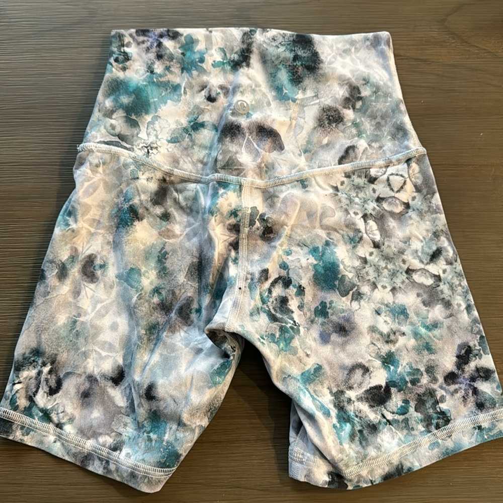 Lululemon align biker short